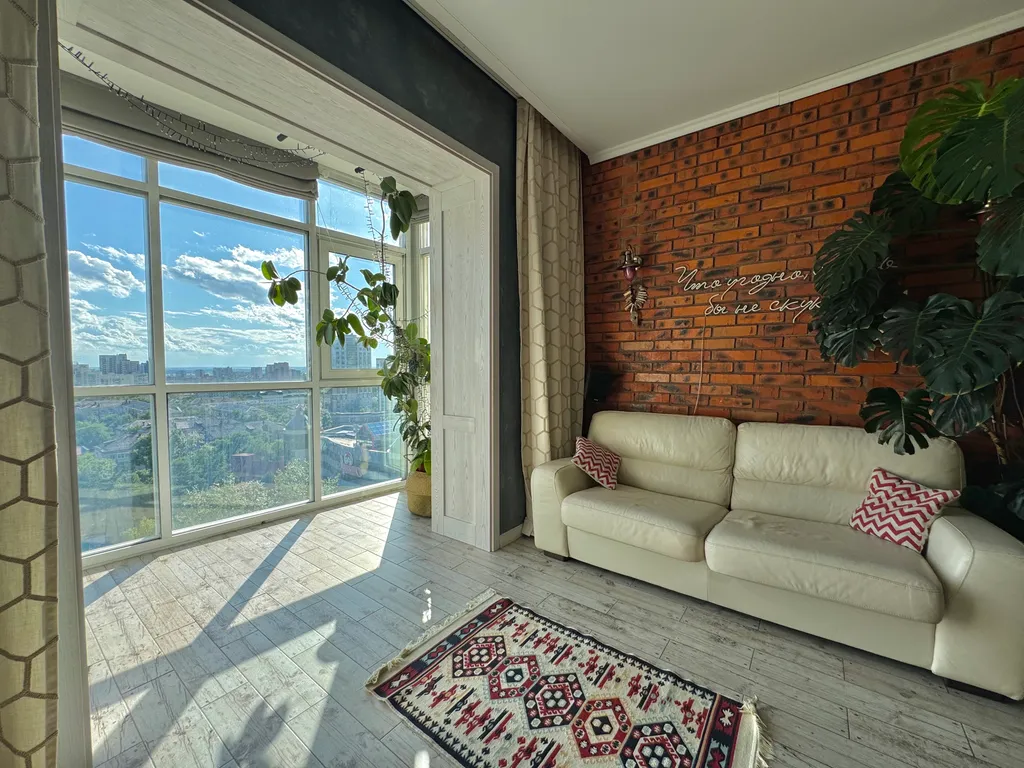 Видовая квартира c камином