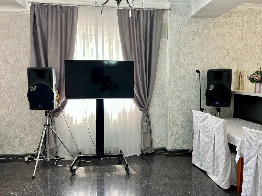 Дом с бассейном