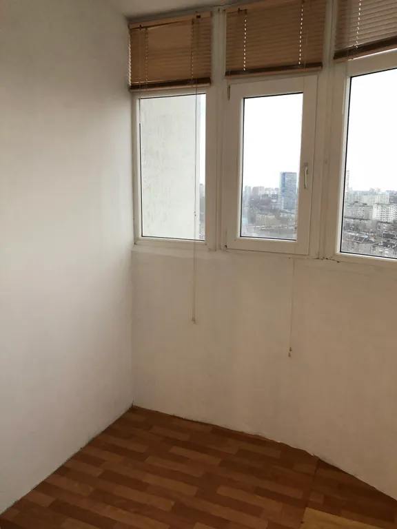 В Индустриальном районе тц Планета