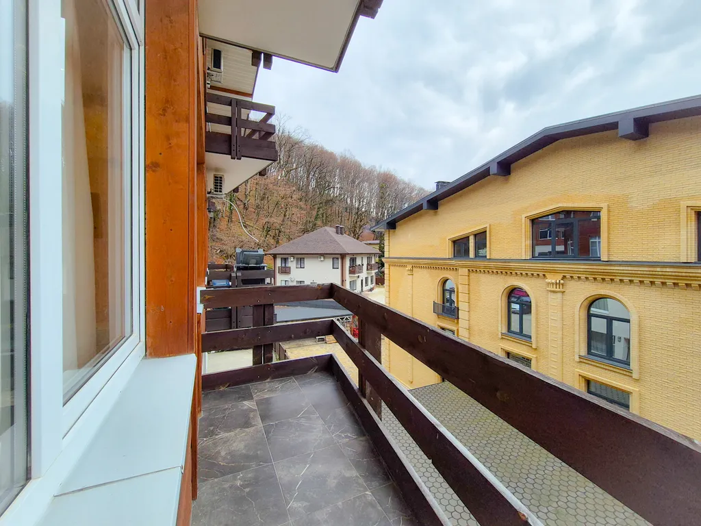 Просторная квартира с видом на горы