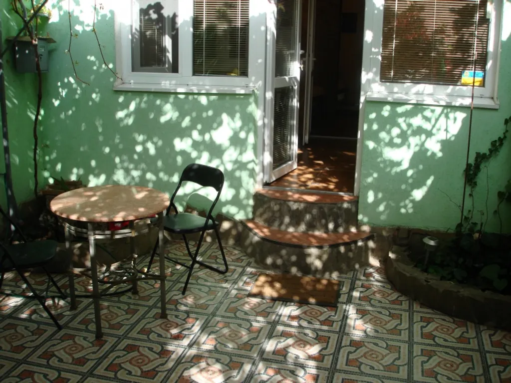 Квартира Квартира с двориком в центре — Ялта