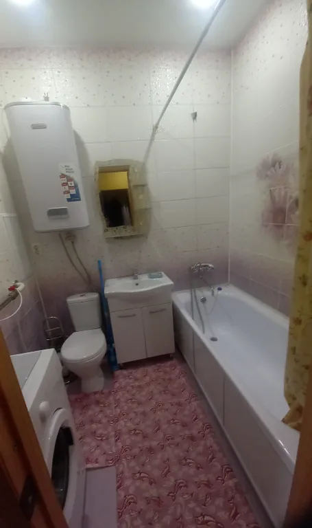 Студия с балконом в новом доме, недалеко от центра