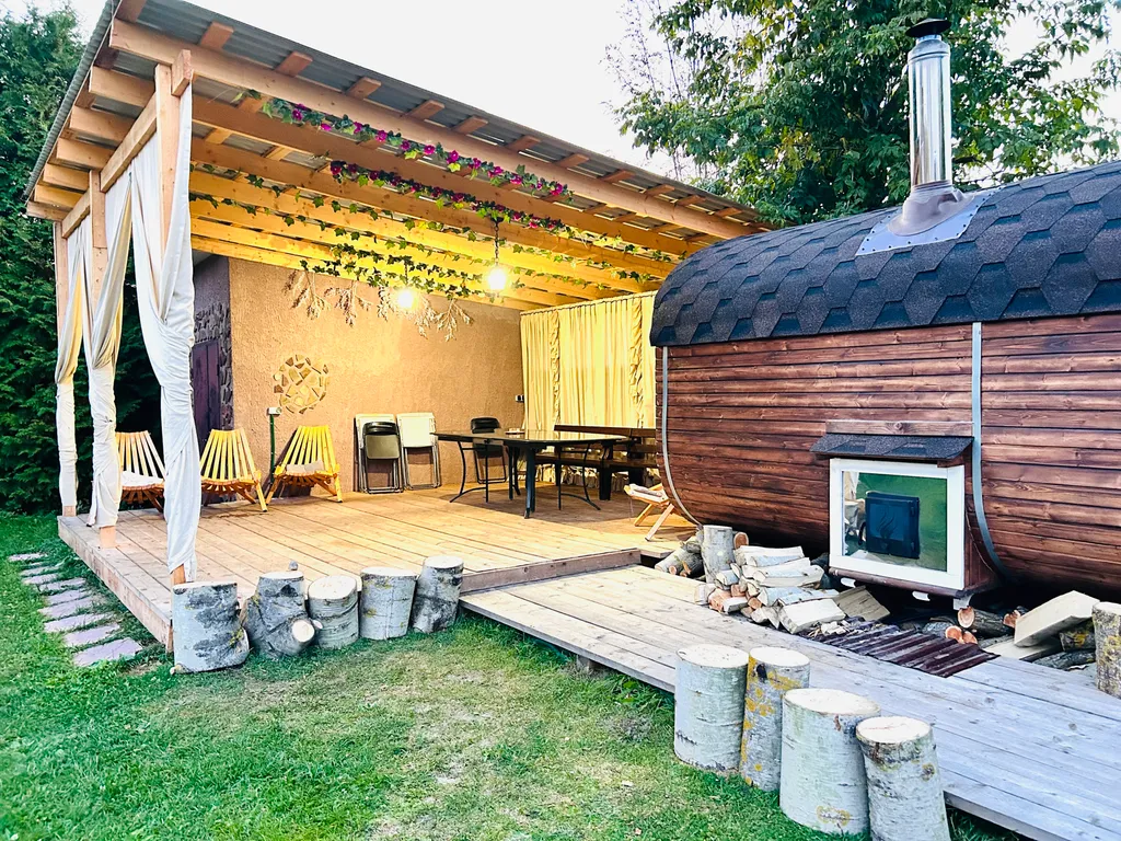 Дом Истра с баней и летним бассейном