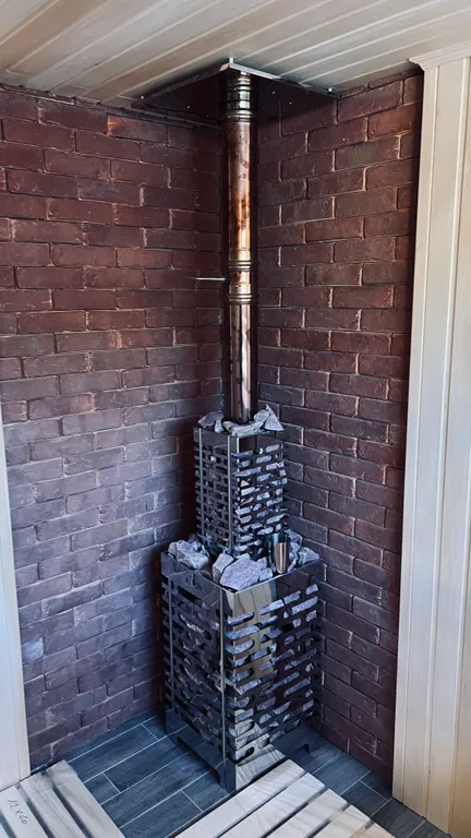 Вилла на берегу реки