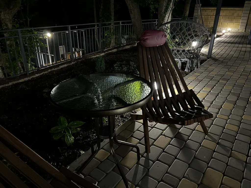 Домик в лесу с большой верандой