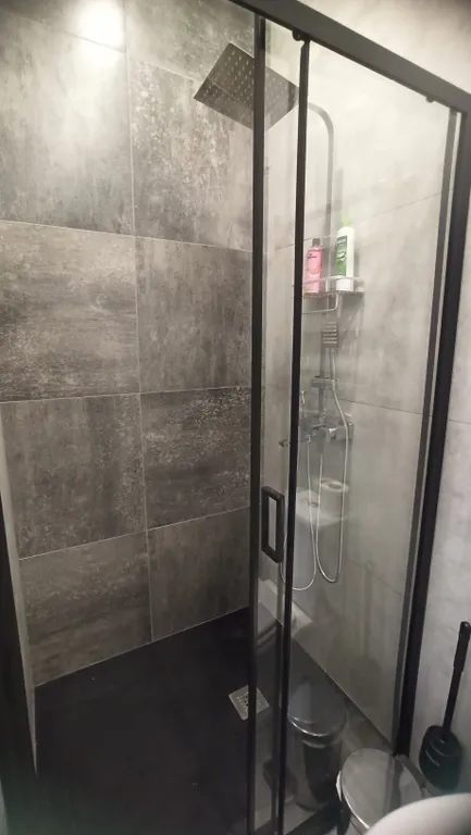 Отдельная квартира-студия с парковкой в центре города