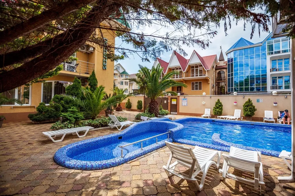 Квартира Квартира Просторная студия у моря с теплым бассейном — Сириус