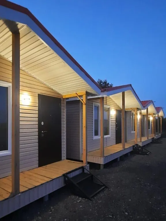 Уютный четырёхместный Домик с двуспальной кроватью