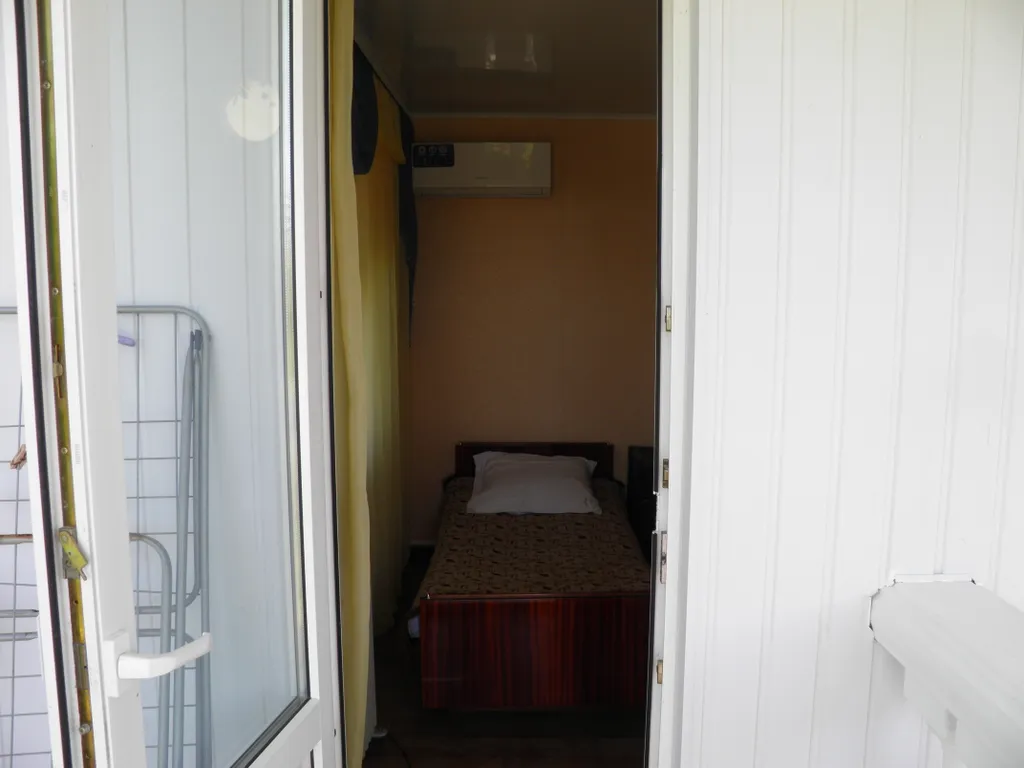 Комната у самого моря