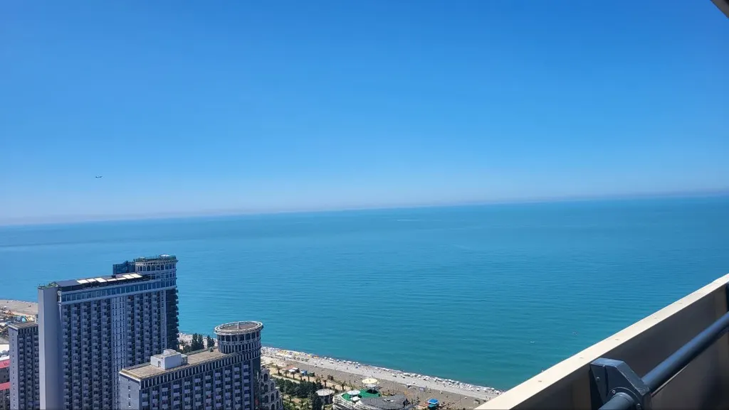 Прекрасный апартамент в Батуми с видом на море