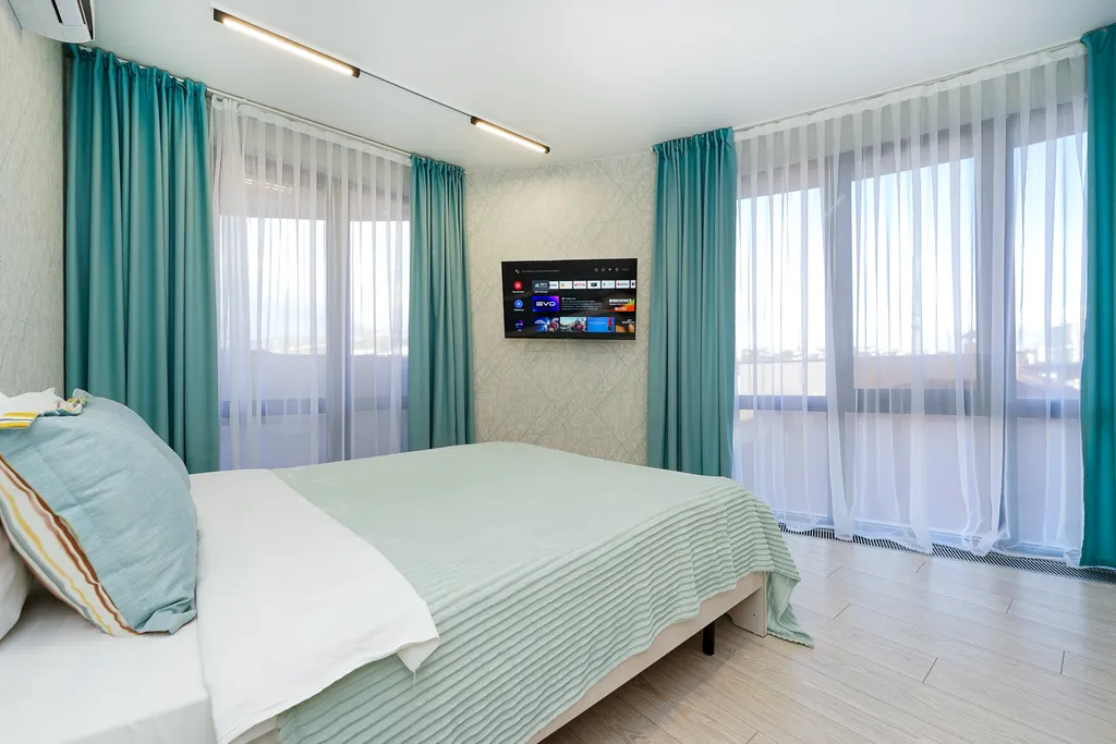 Трехкомнатная квартира у моря с балконом!