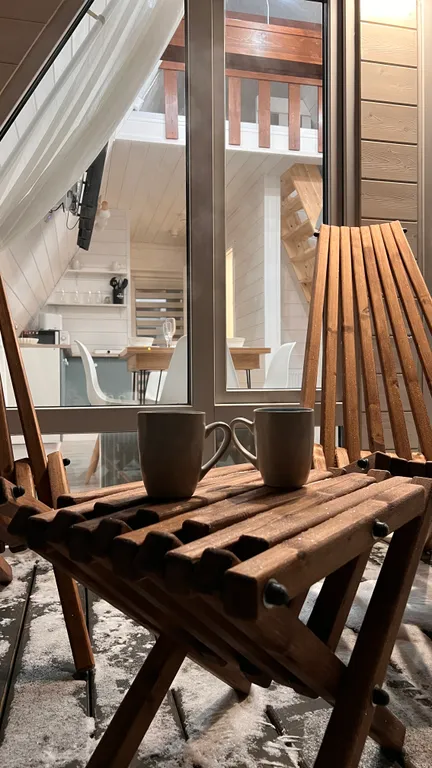 Дом Шалаш с купелью у озера