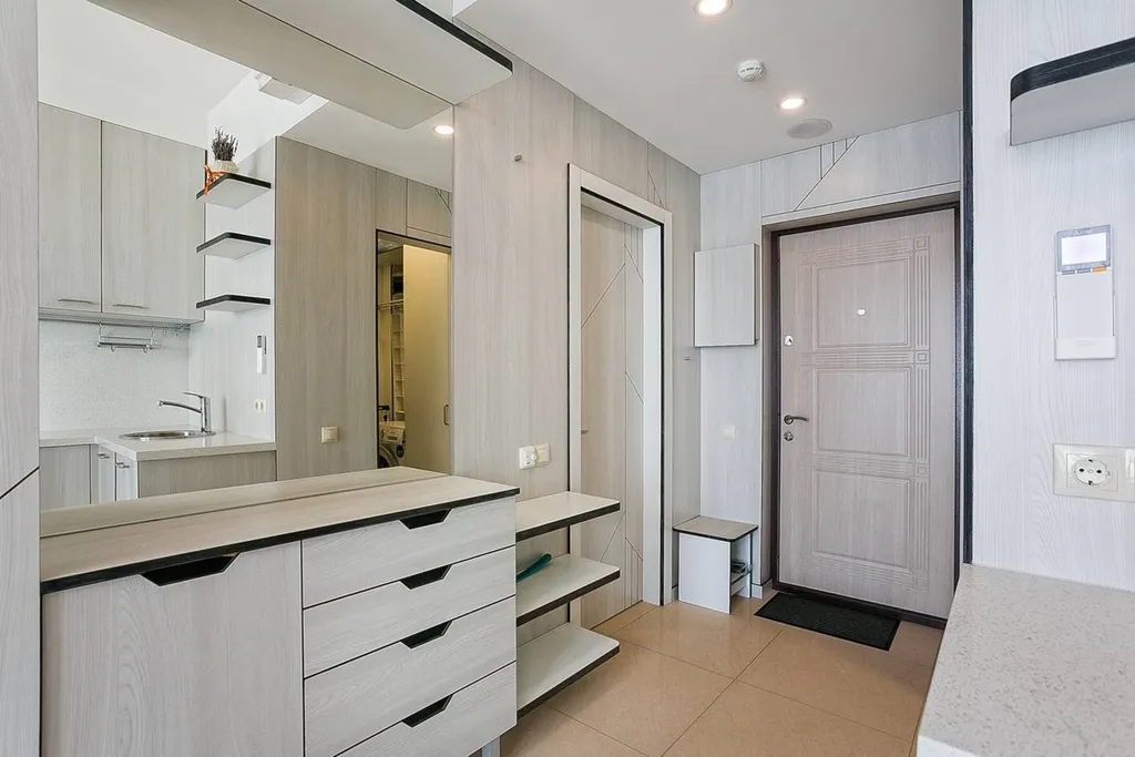 Светлая уютная квартира с видом на море, город и горы