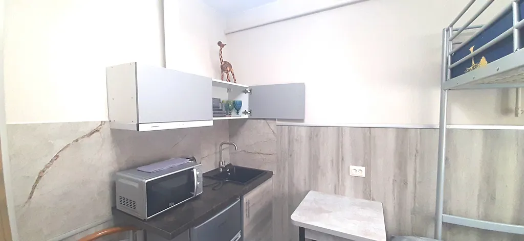 Чистая и комфортная студия в 300 метрах от метро Уралмаш