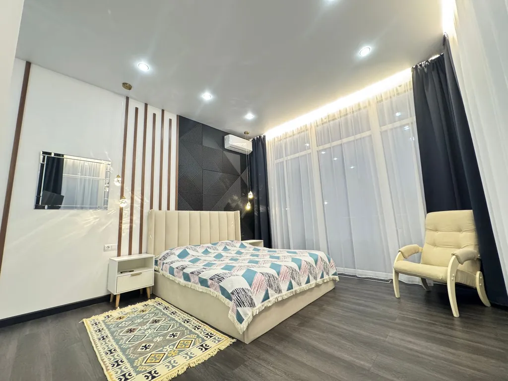 Дом с баней и теплым бассейном