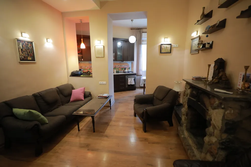 Apartment at 12 Baratashvili street