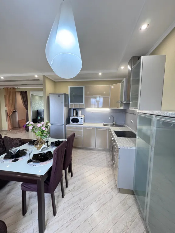 Уютная квартира у ТЦ Столица