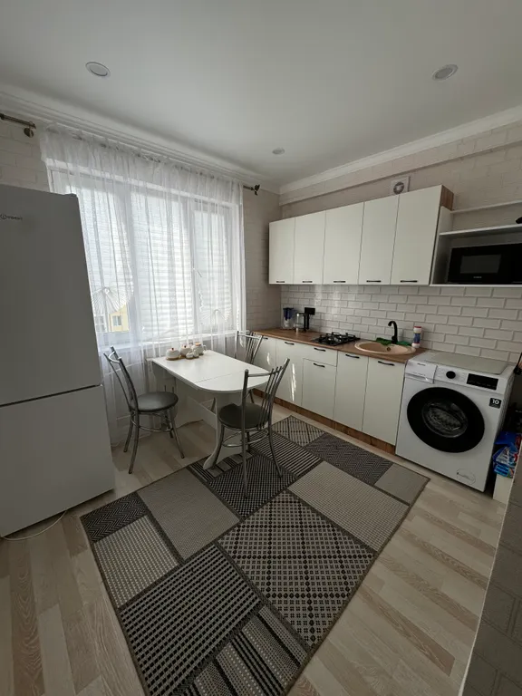 Квартира в спальном районе рядом с морем