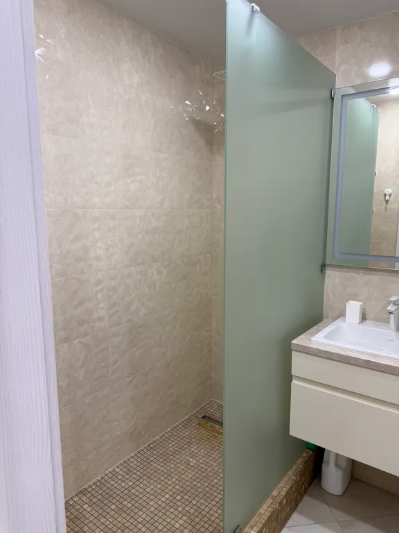 Квартира-студия с дизайнерским ремонтом в центре