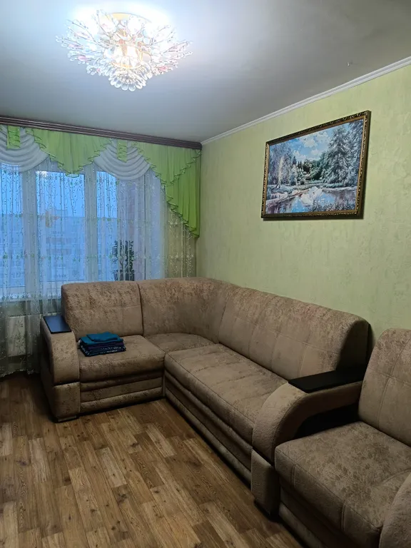 Просторная, чистая 2-х комнатная квартира.