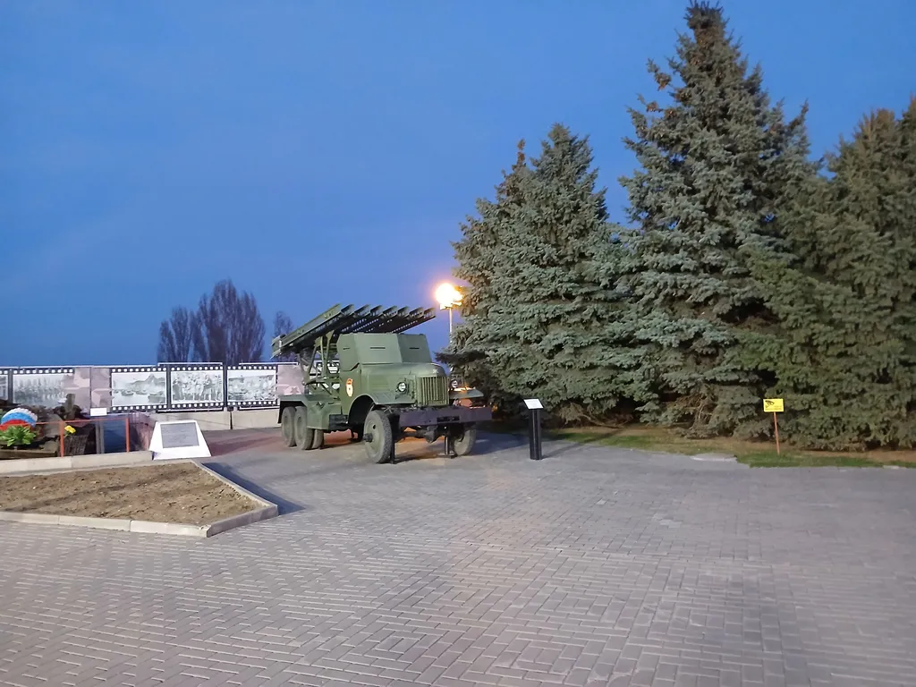 Жизнь с видом реку: огромная лоджия с панорамным остеклением в пол!