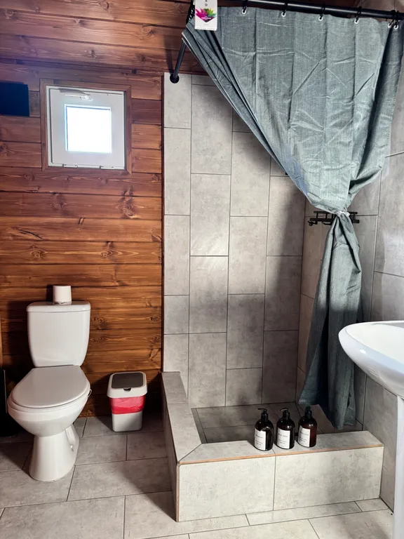 Уютная Хижина с теплым бассейном