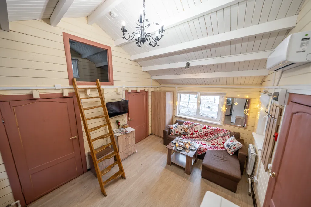 Малый коттедж у леса