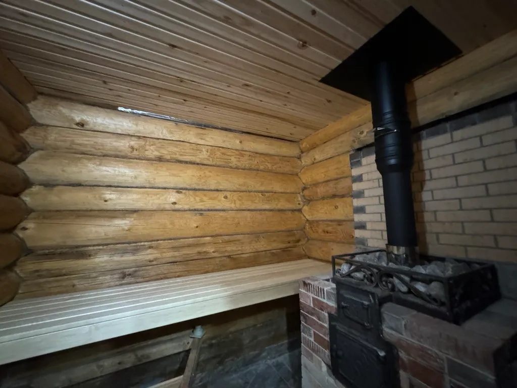 Большой дом с русской баней на дровах и чаном в Зелёном городе