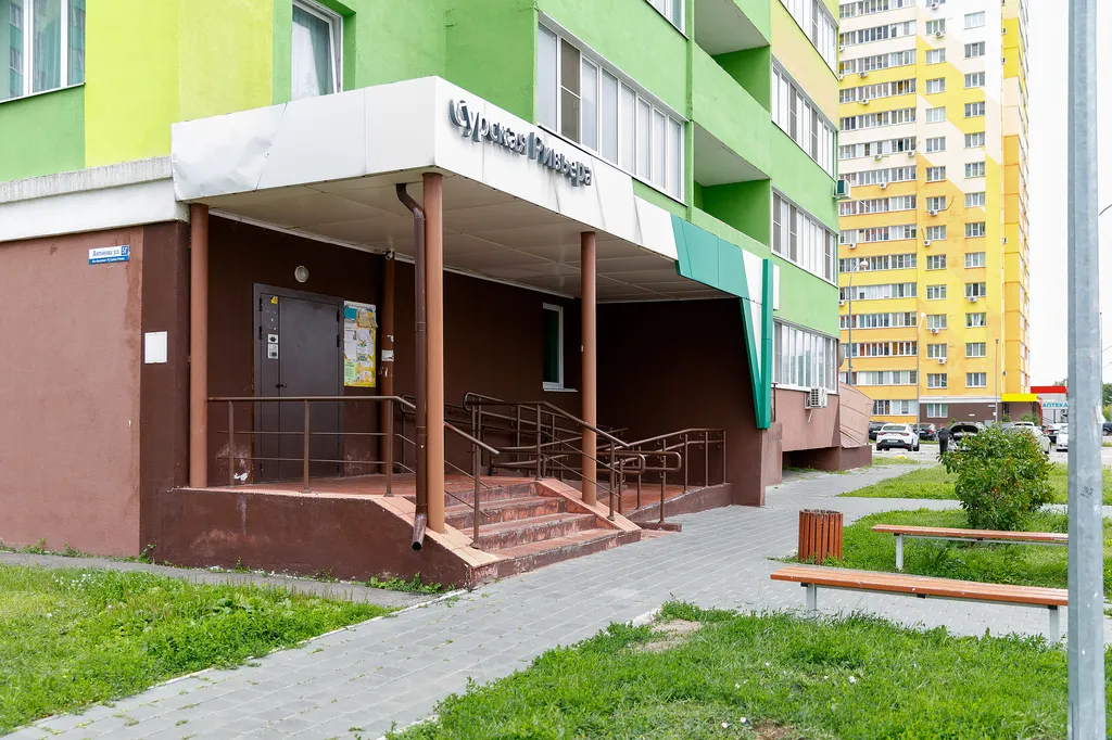 Апартаменты цвета индиго с видом на Суру