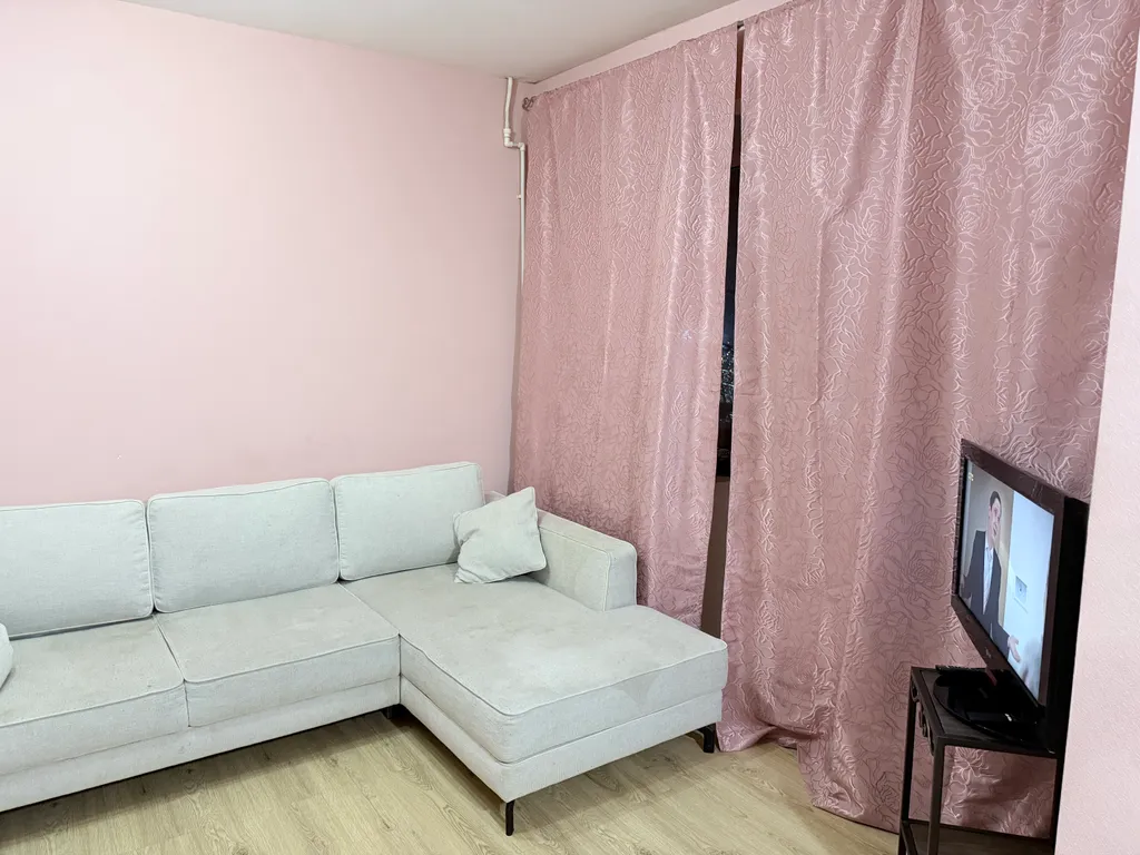 Двухкомнатная квартира рядом с набережной Волги