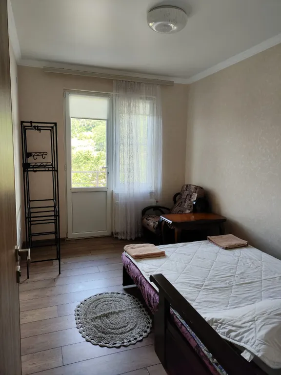 Не далеко от моря новая уютная квартира в частном доме