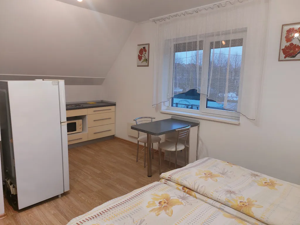 Комната студия в доме на берегу моря