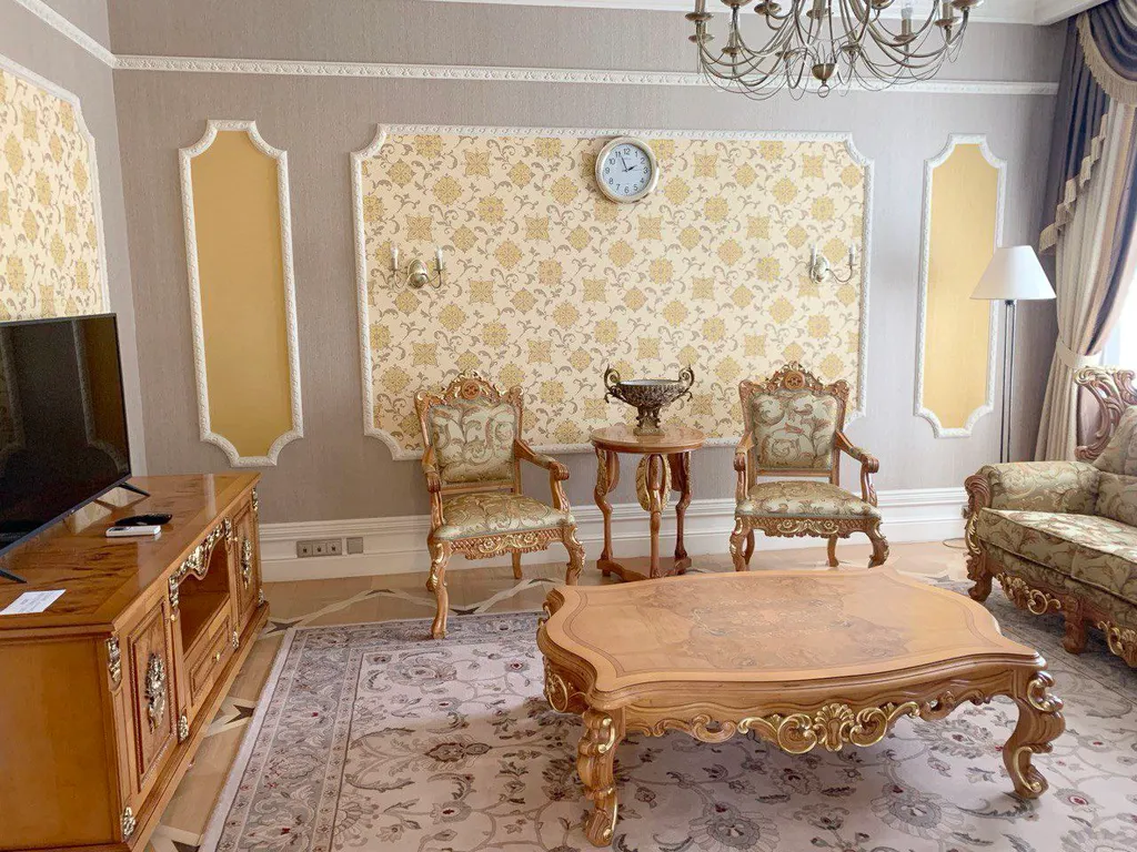 Двухэтажный коттедж в центре