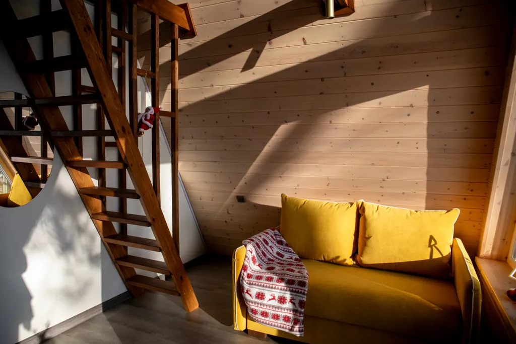 Уютный домик зеленый A-Frame с террасой