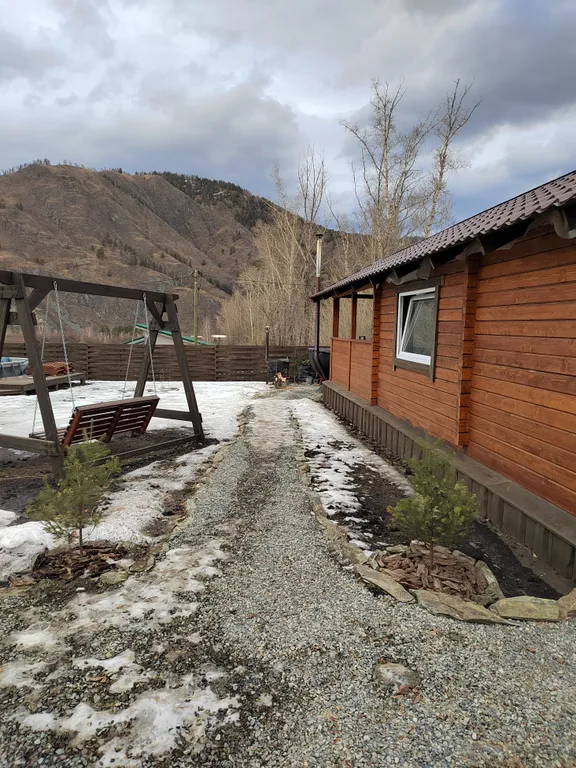 Уютный домик с видом на горы