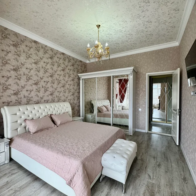 Роскошные трёхкомнатные апартаменты