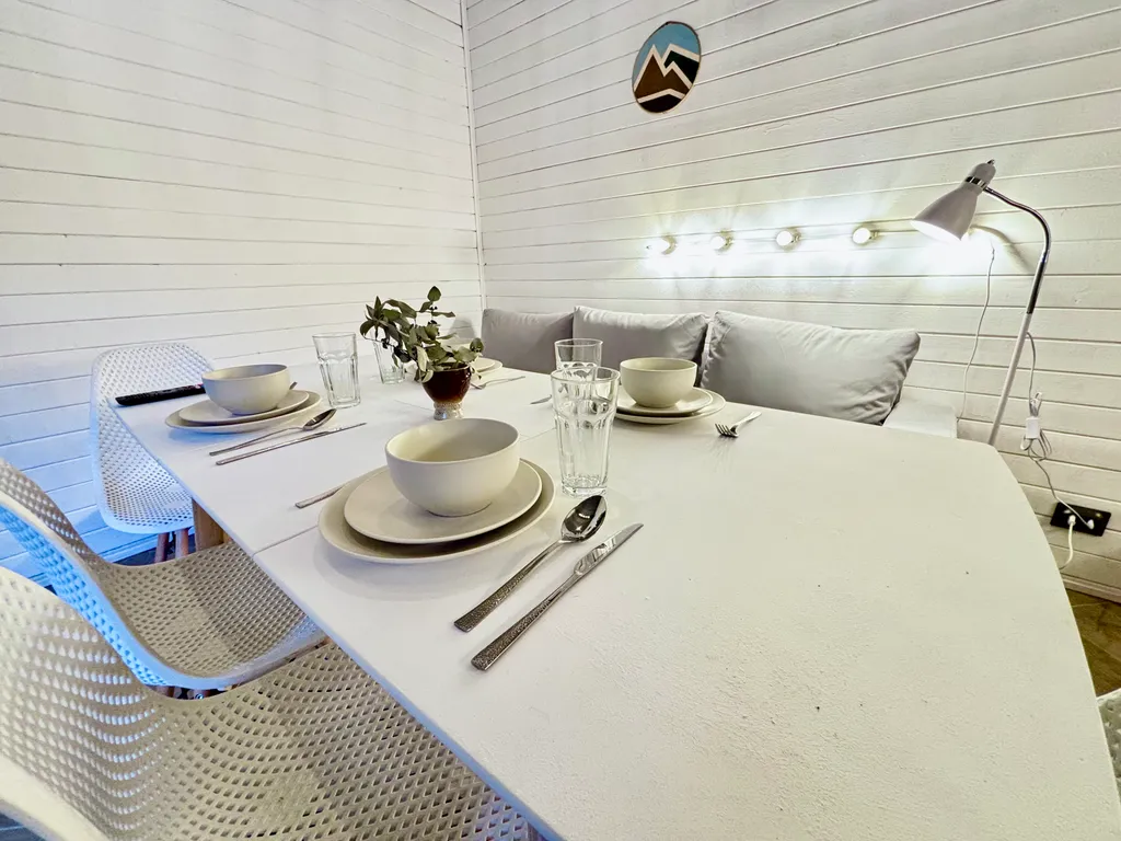 Кругозор- апартаменты, вид на озеро и горы