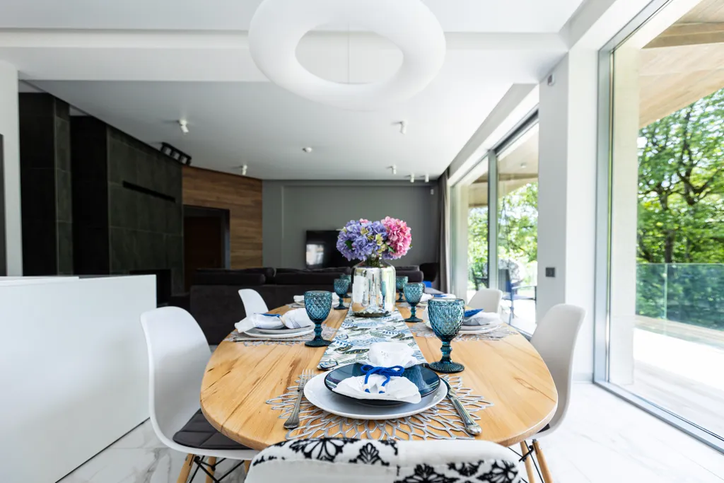 Просторная квартира с живым камином и видом на горы