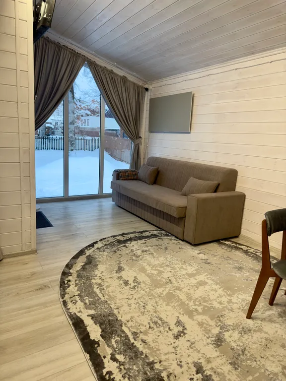 Коттедж Коттедж Уютный барнхаус с большими панорамными окнами — Архыз