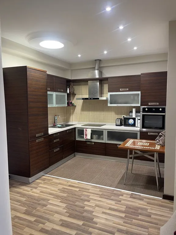 Шестая параллельная