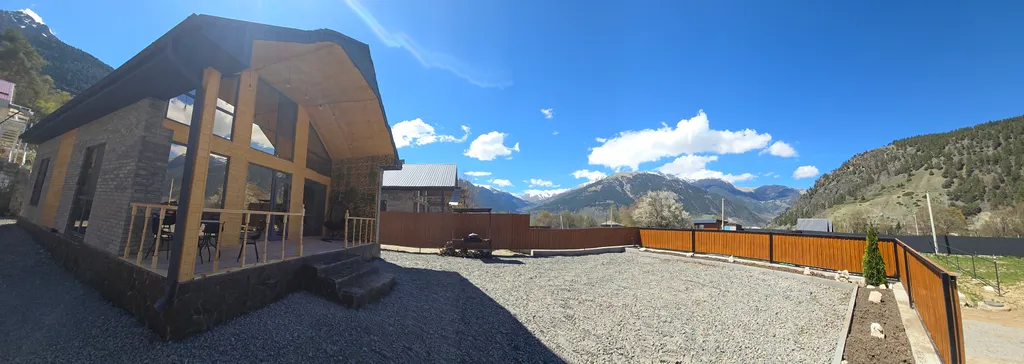 Уютный новый дом в горах