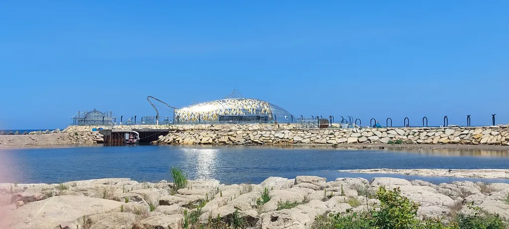 Абсолютно новый дом, на берегу моря