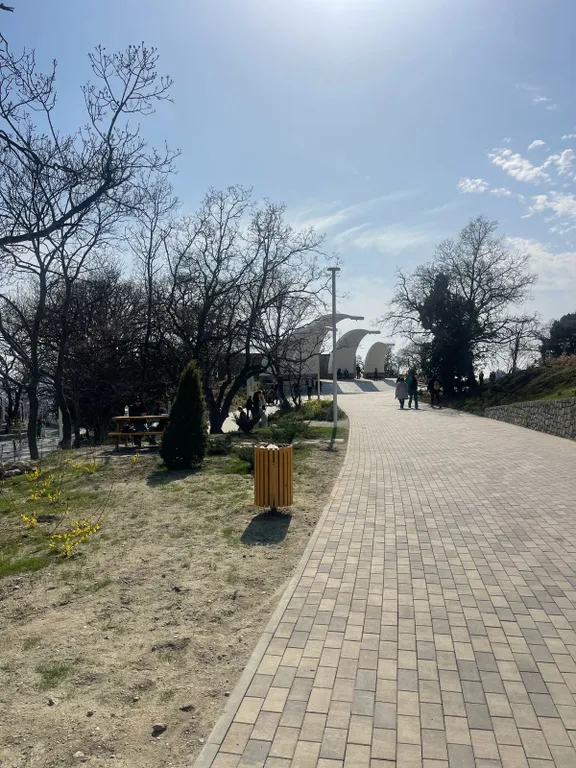 Улучшенная трёхместная студия с видом на море с балкона