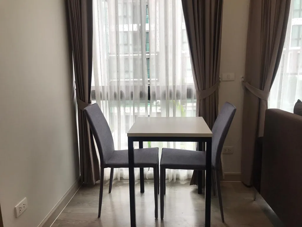 Апартамент для отдыха с детьми в тихом месте на берегу моря