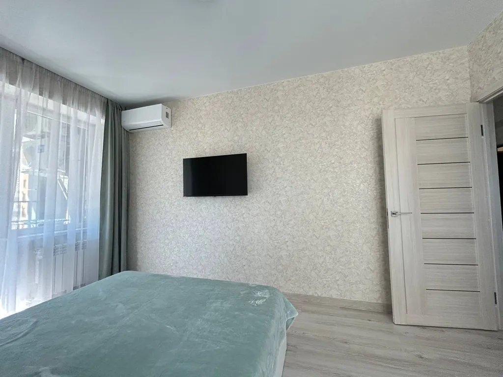 Двухкомнатная квартира на берегу моря