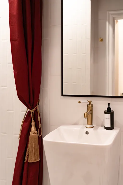 Двухкомнатная квартира в центре города.