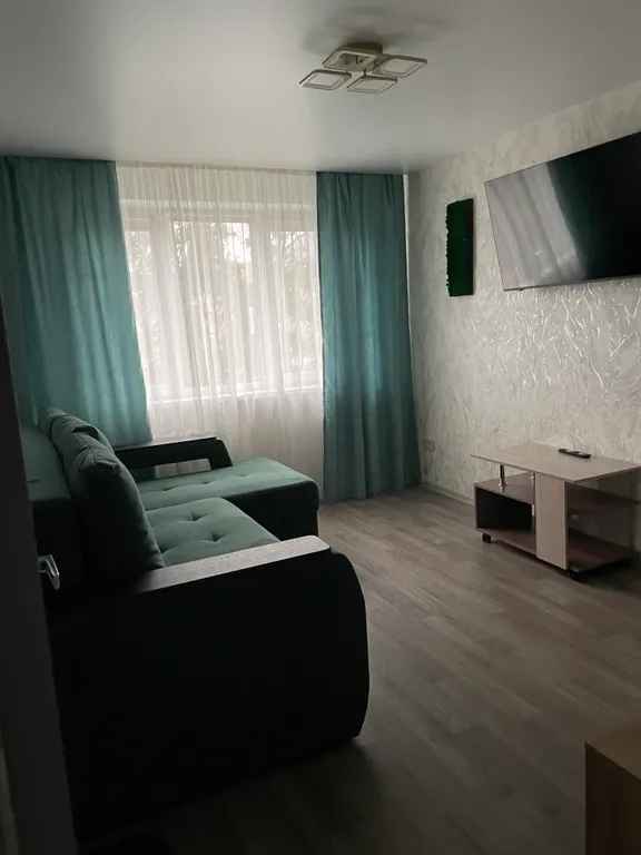 Уютная квартира — аренда посуточно в Кировск