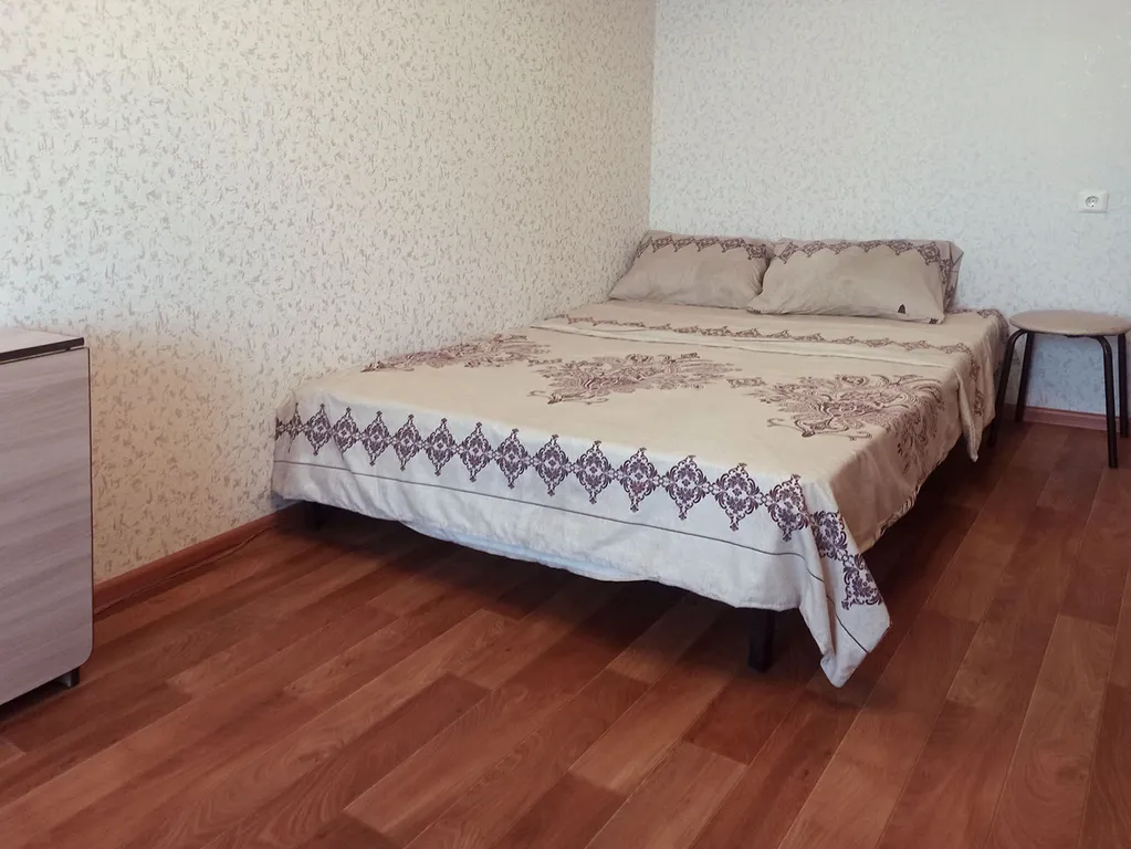 Просторная квартира с балконом — аренда посуточно в Набережные Челны