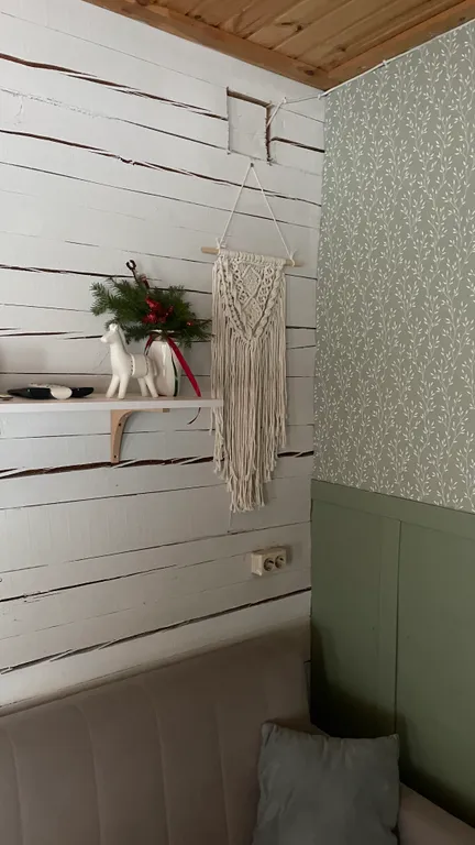 Дом, баня, чан и бассейном во дворе