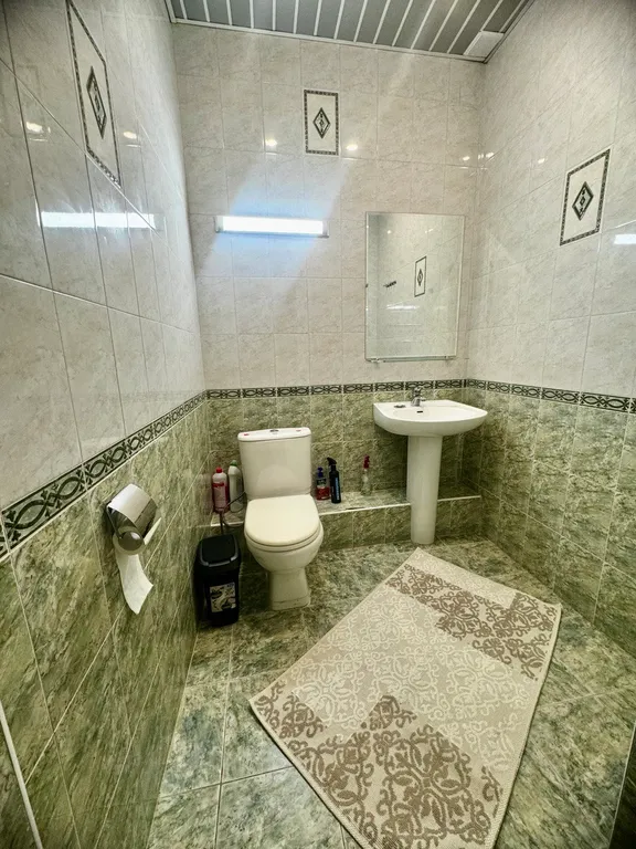 Уютная двухэтажная трехкомнатная квартира с евроремонтом